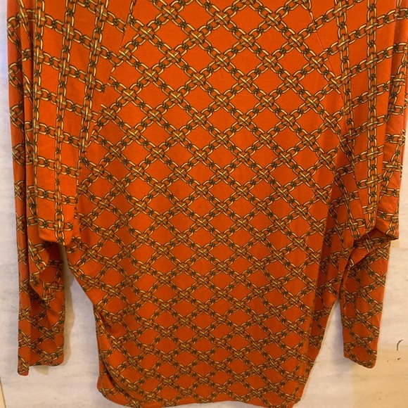 Michael Kors Chain Link Long
Sleeve Orange & Gold Top - Picture 2 of 7